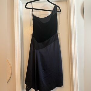 BCBGMAXAZRIA Black One Shoulder Silk Midi Dress